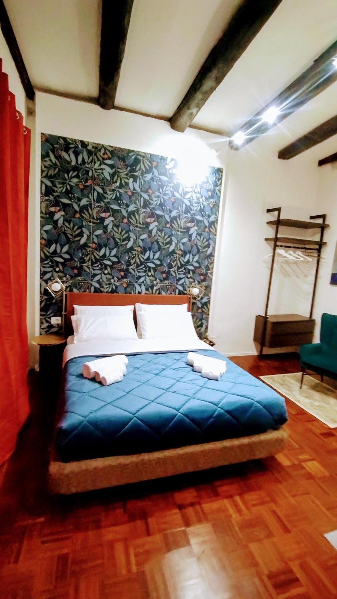 Plebiscito Suite Apartment Napoli Bagian luar foto