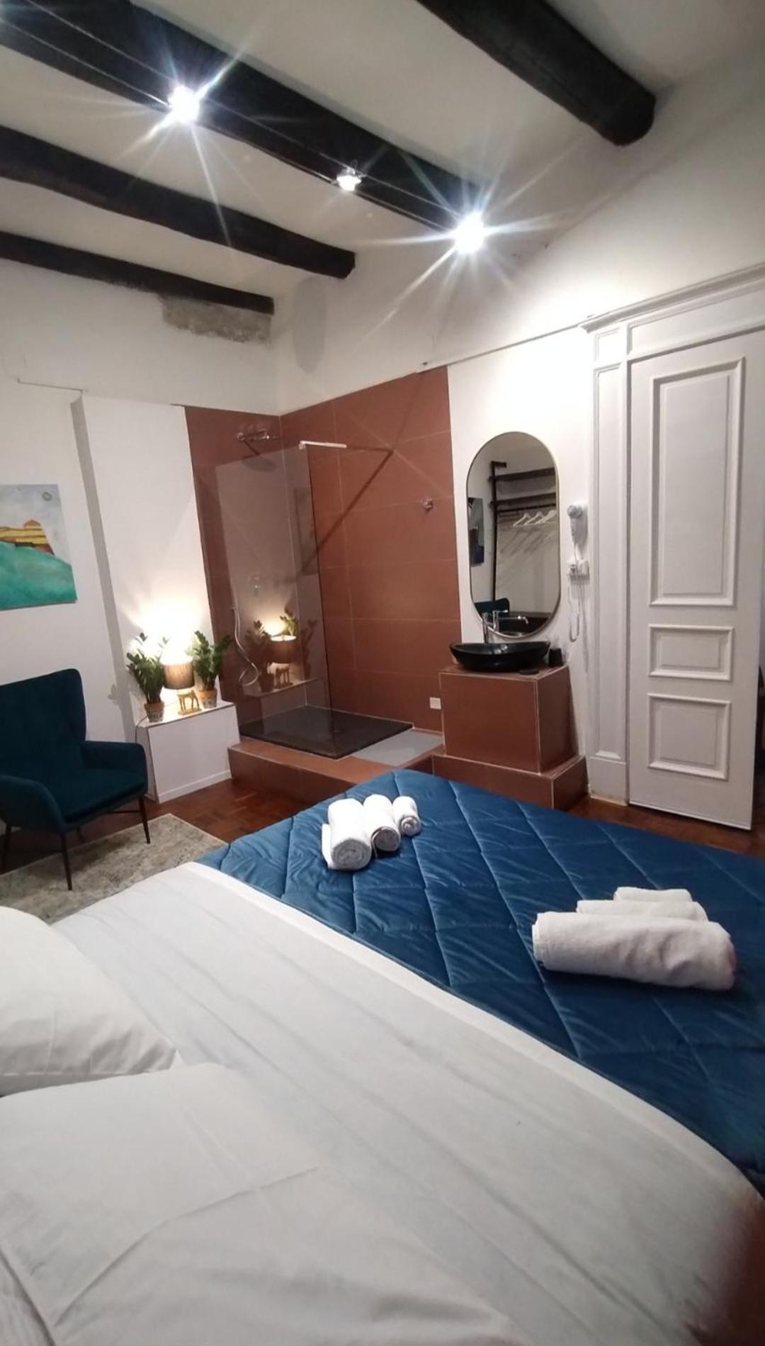 Plebiscito Suite Apartment Napoli Bagian luar foto